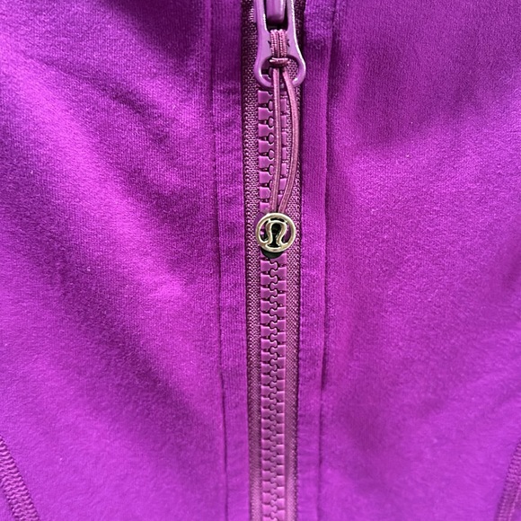 Lululemon define jacket size 6 - Picture 3 of 3